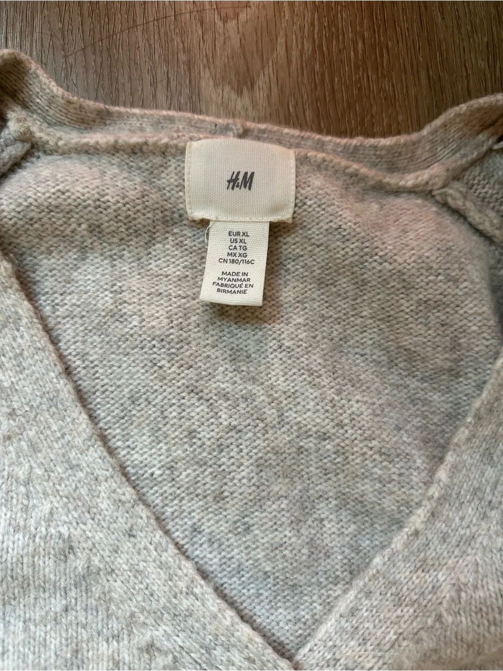 Fine-knit Cardigan Dress - Picture 5 of 7
